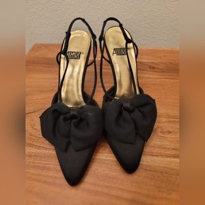 Allure satin Bow heels size 6M.